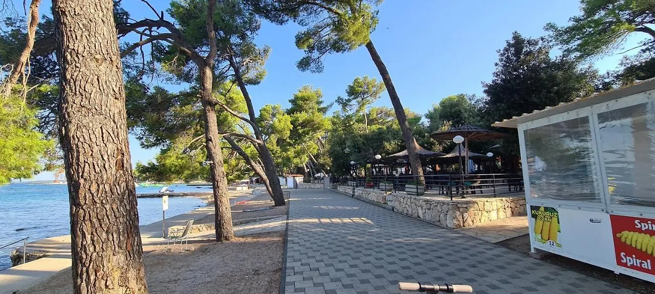 Mobile Home Noa Biograd Na Moru